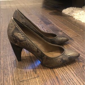 Green/black Snakeskin Heels